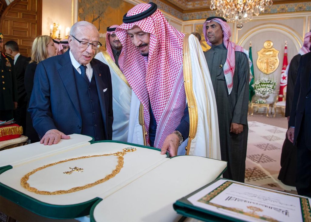 قلادة الملك عبدالعزيز رمز المحبة والسلام