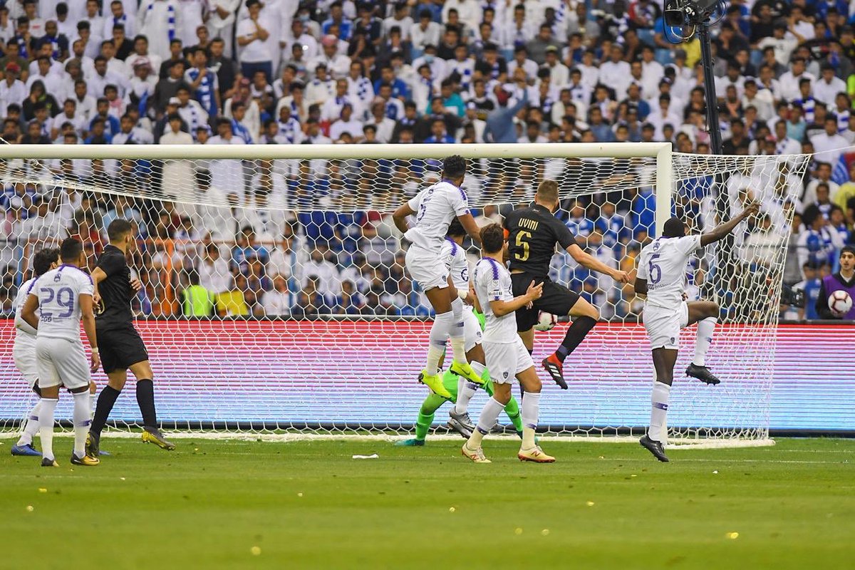 برأسية أوفيني .. #النصر يُقصي #الهلال من الصدارة