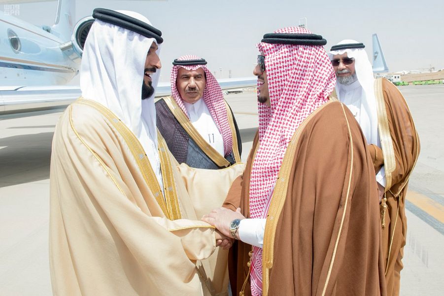 الشيخ ناصر بن حمد آل خليفة يصل الرياض