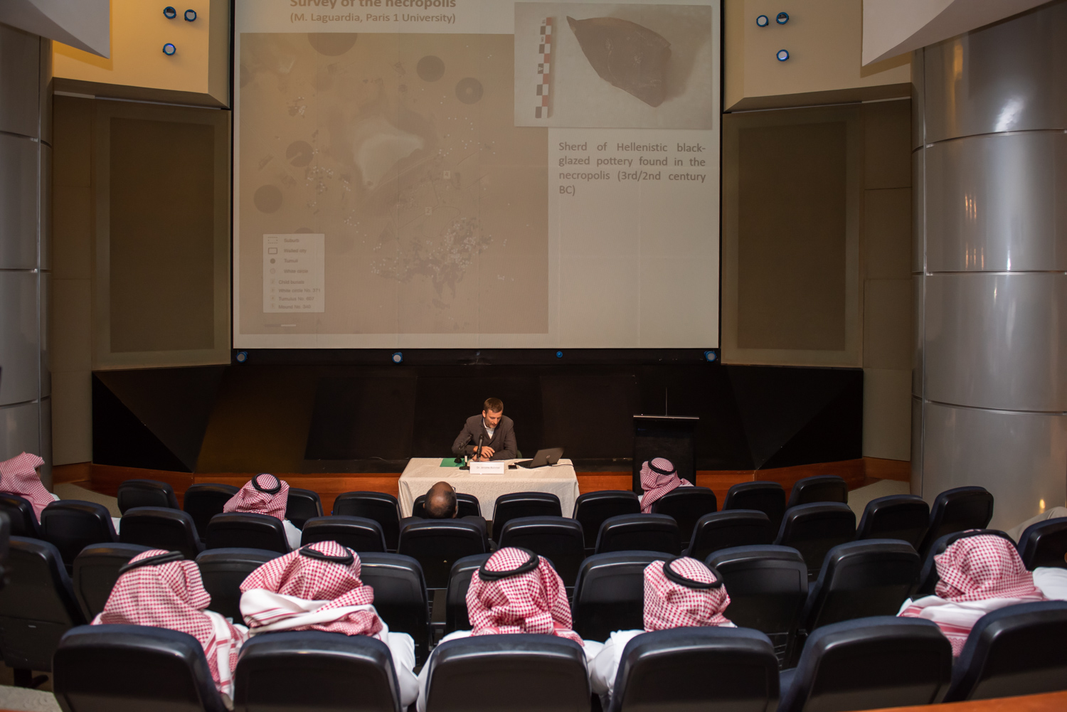 استكشاف أكبر موقع أثري شرق المملكة وبعثة التنقيب تكشف التفاصيل