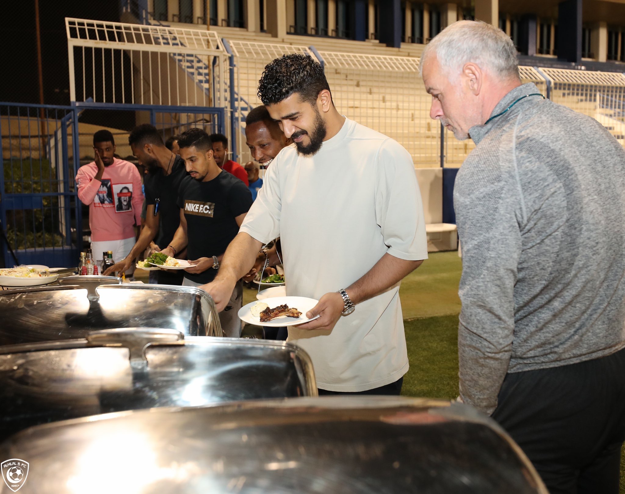 زوران يقيم مأدبة عشاء للاعبي الهلال