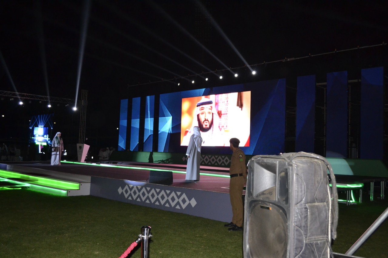 حوار شيق مع الأمير محمد بن سلمان خلال تخريج الدفعة 21 من جامعة الملك خالد