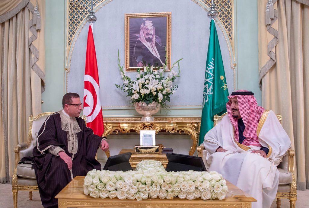 الملك سلمان يستقبل وزير الشؤون الدينية التونسي