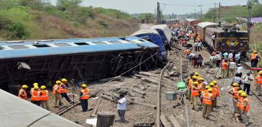مقتل وإصابة أكثر من 55 شخصًا إثر خروج قطار عن سكته في الكونغو