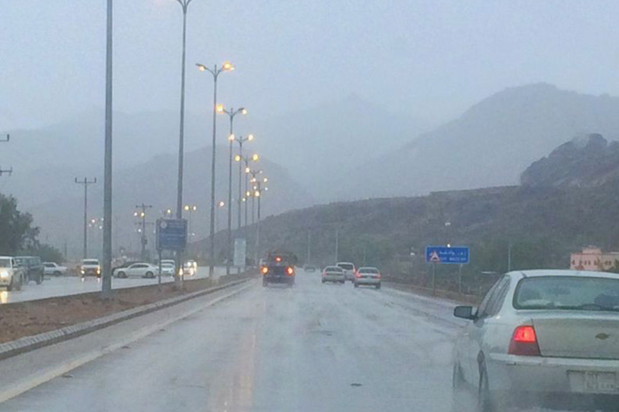 أمطار خفيفة على محافظة بدر الجنوب حتى الـ9 مساءً