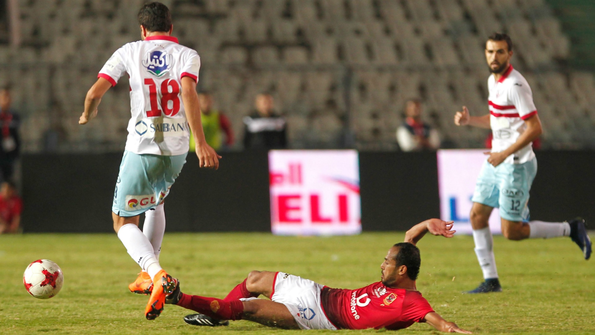 ملعب برج العرب .. جاهز لمباراة الأهلي والزمالك