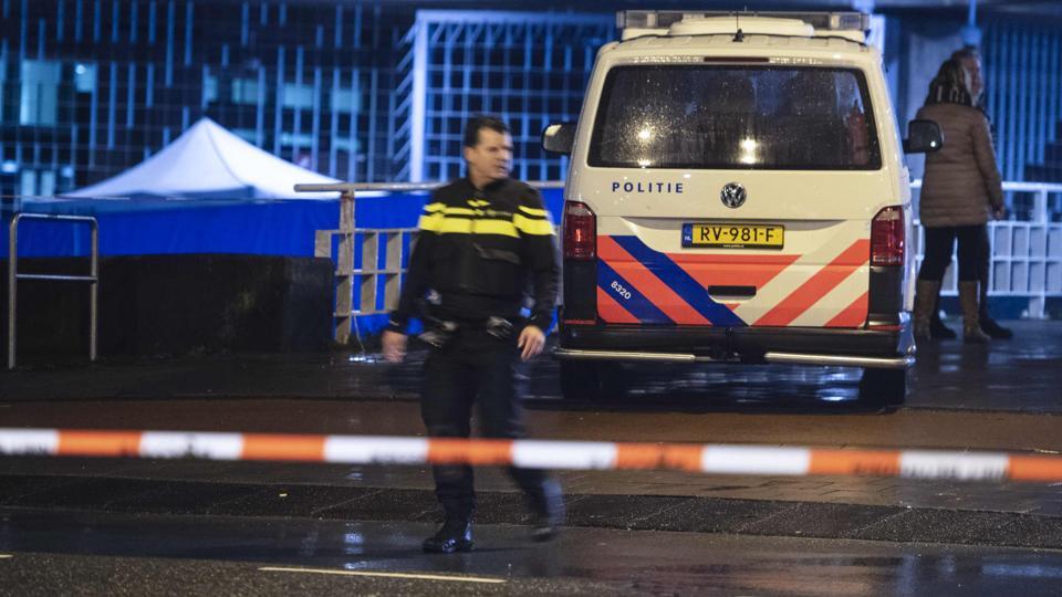 لم تستبعد الدوافع الإرهابية .. هولندا تشعر بالقلق بعد اطلاق النار في مترو أوتريخت