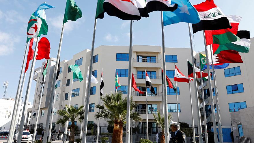 انطلاق أعمال القمة العربية في الجزائر