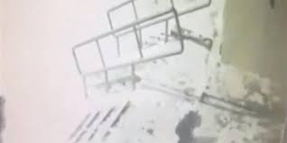 فيديو.. لحظة انتحار شرطي روسي من الطابق الـ 12