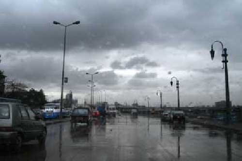انخفاض يصل لـ6 درجات.. أمطار وبرد غدًا والحصيني يكشف التفاصيل