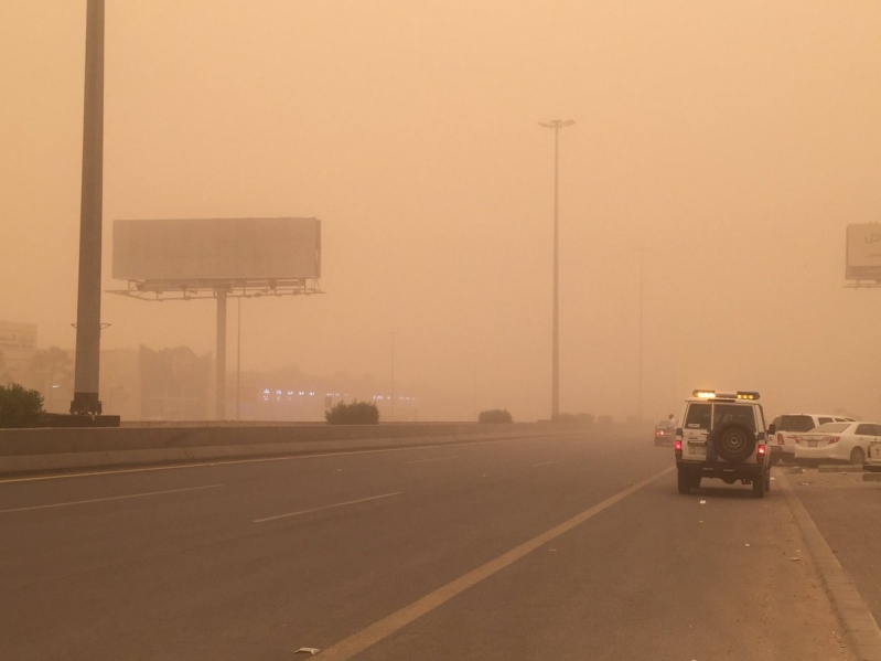 غبار ورياح تثير الأتربة على محافظات مكة ونجران