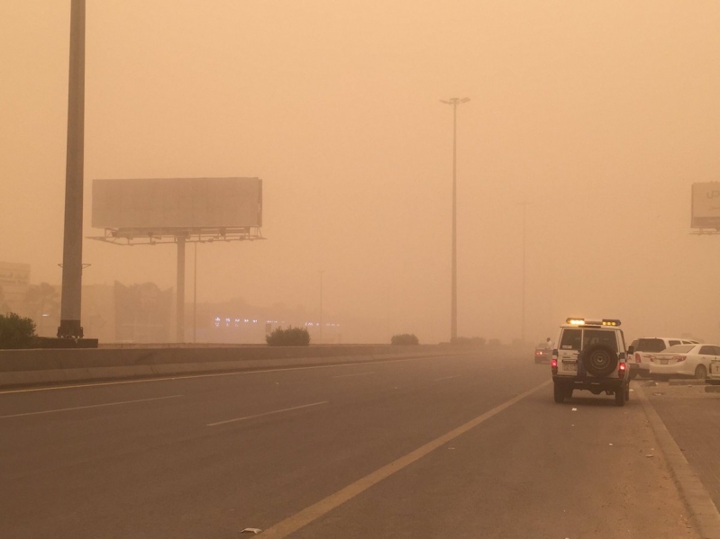 24 ساعة من الأمطار والغبار على نجران