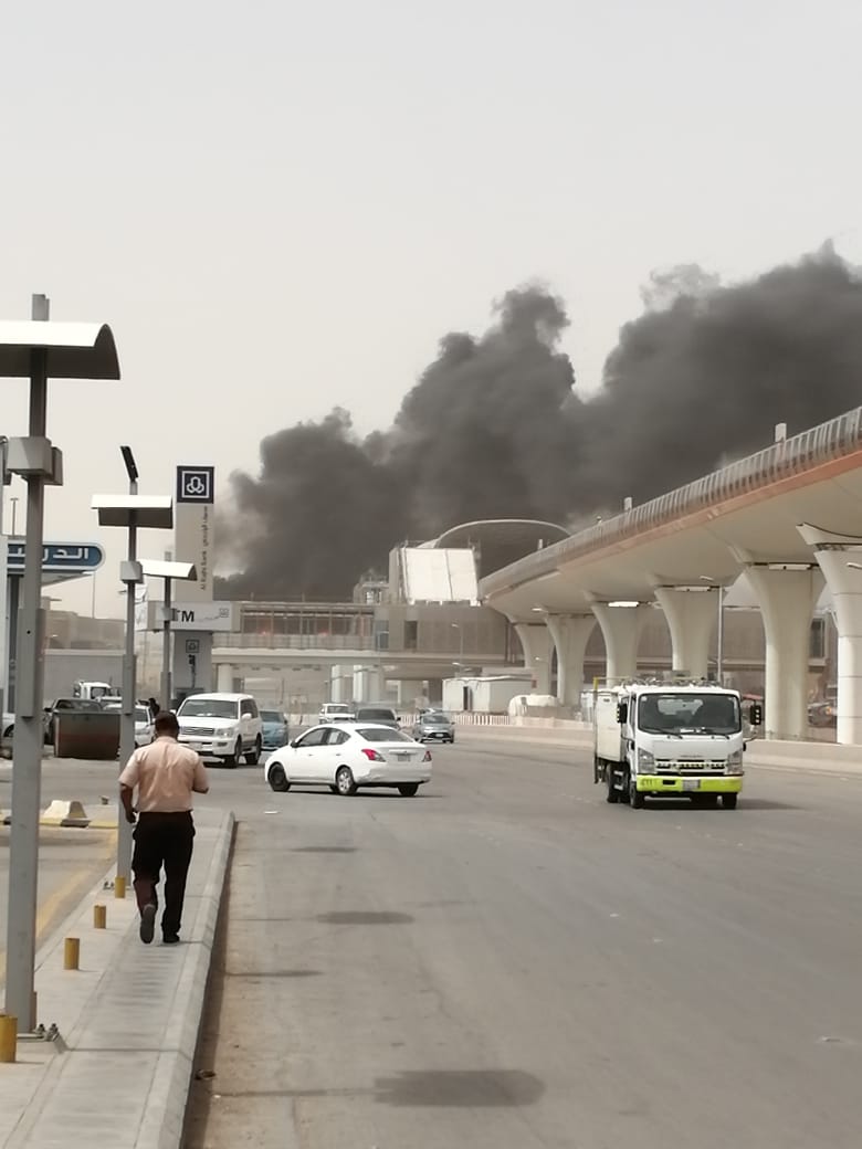 فيديو.. حريق في محطة مترو الرياض مخرج 15