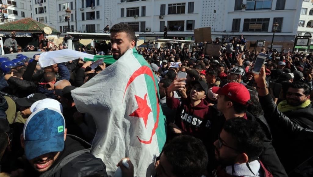 مظاهرات الجزائر تدخل أسبوعها السابع رغم استقالة بوتفليقة