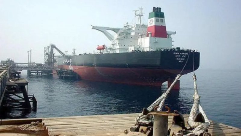 عقوبات النفط على إيران تُكبدها خسائر مليارية ضخمة