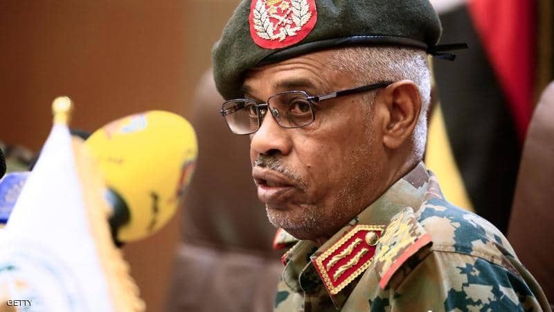 ابن عوف يؤدي اليمين رئيسا للمجلس العسكري السوداني