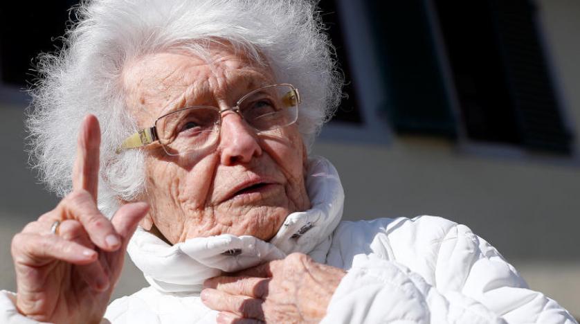 عمرها 100 عام وتتنافس في الانتخابات