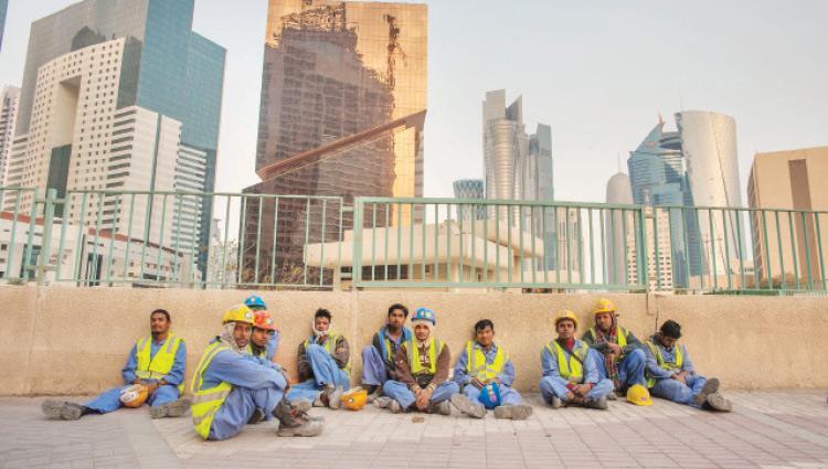 شكوى دولية ضد قطر لإخفاء وفاة 1200 عامل في منشآت المونديال