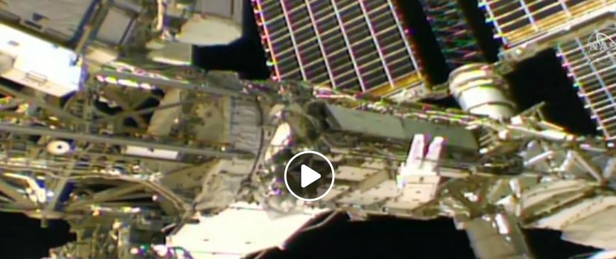 فيديو.. أول رائدة تتجول في الفضاء المفتوح منذ 35 عامًا
