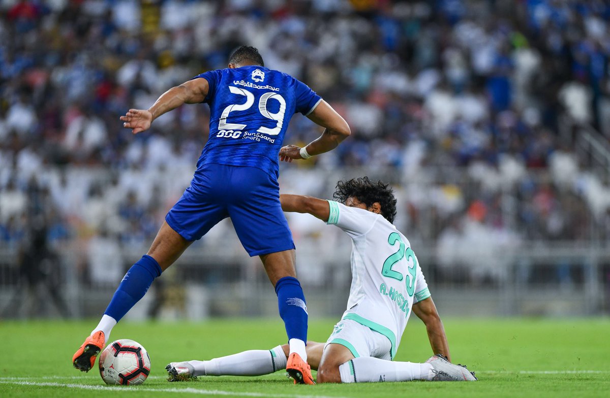 بعد الفوز على #الأهلي .. الهلال بجدارة يصعد مؤقتًا للصدارة