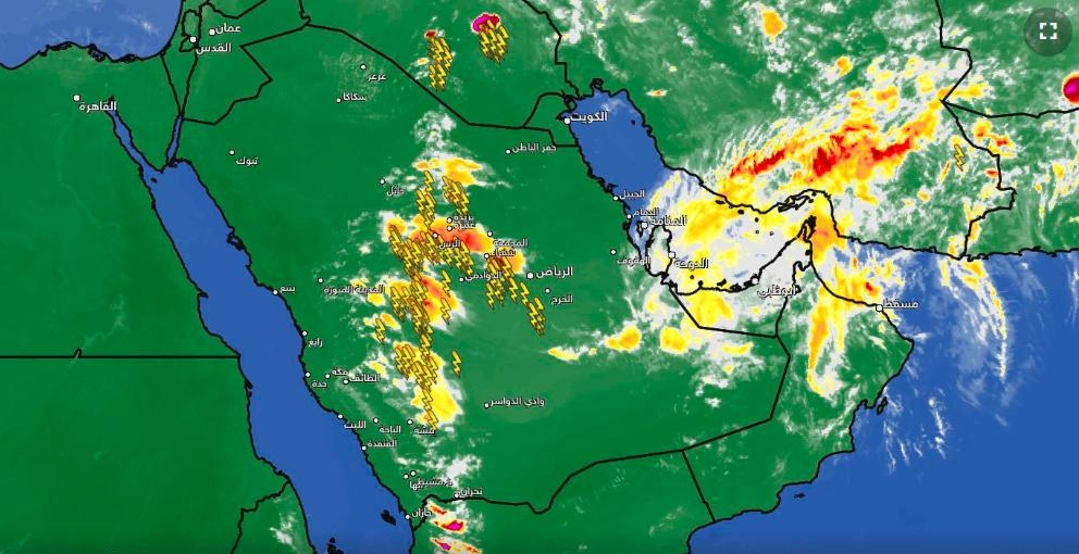 حزام من السحب الركامية الرعدية يواصل تحركه نحو وسط وشرق المملكة