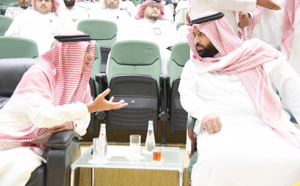 صور.. الأمير محمد بن عبدالعزيز يتفقد مدينة جازان للصناعات الأساسية