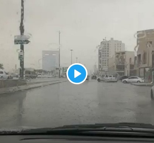 فيديو.. هطول أمطار على الرياض الآن