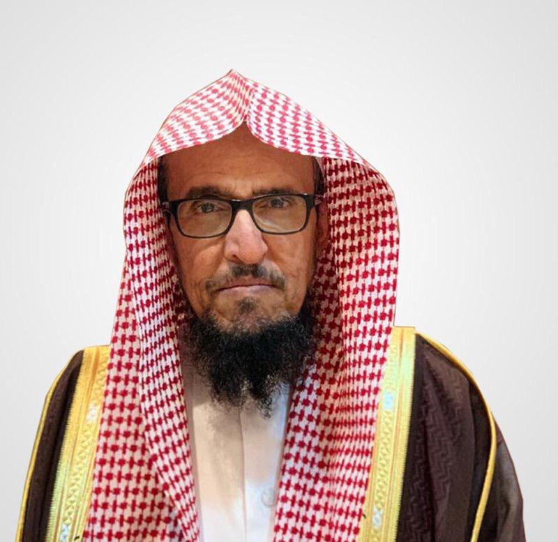 نائب وزير الشؤون الإسلامية يطمئن على صحة خطيب الجمعة المعتدى عليه