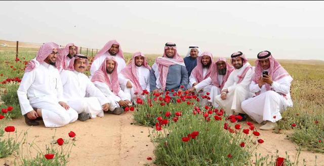 فيديو.. أمير الشمالية يستضيف الشيخ الشثري في ربيع عرعر وسط أزهار الديدحان