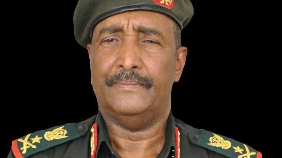 السودان يشكل مجلسًا سياديًّا من 11 عضوًا بقيادة البرهان