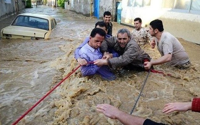 صور.. ارتفاع حصيلة الفيضانات في إيران إلى 70 قتيلاً