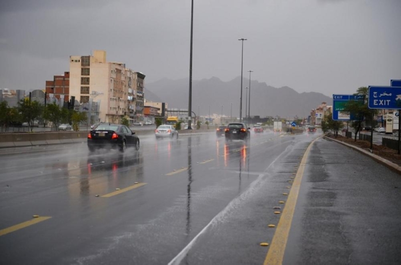 المسند: الأمطار تسقي 9 مناطق والرياح الهابطة محتملة في السحب الركامية