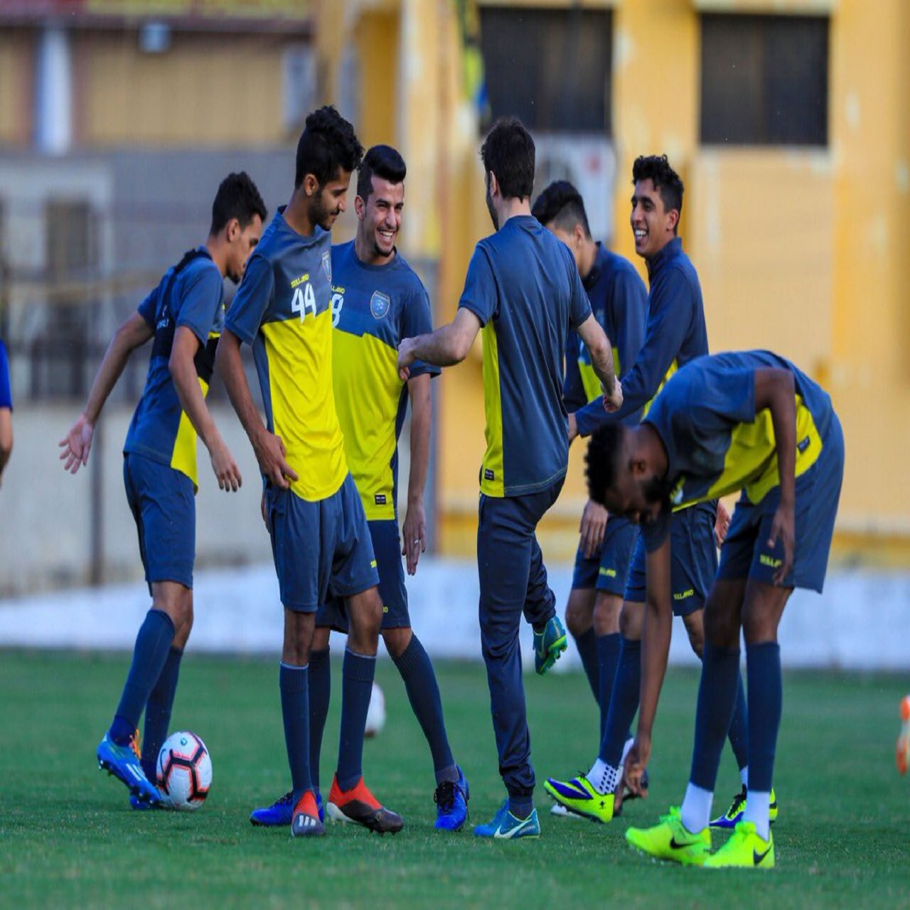 التعاون يصل الرياض استعدادًا لمواجهة الهلال