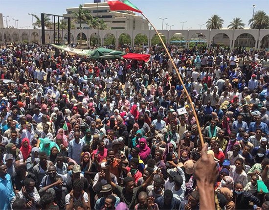 السودان .. فك حظر تطبيقات التواصل الاجتماعي وإطلاق سراح جميع المعتقلين