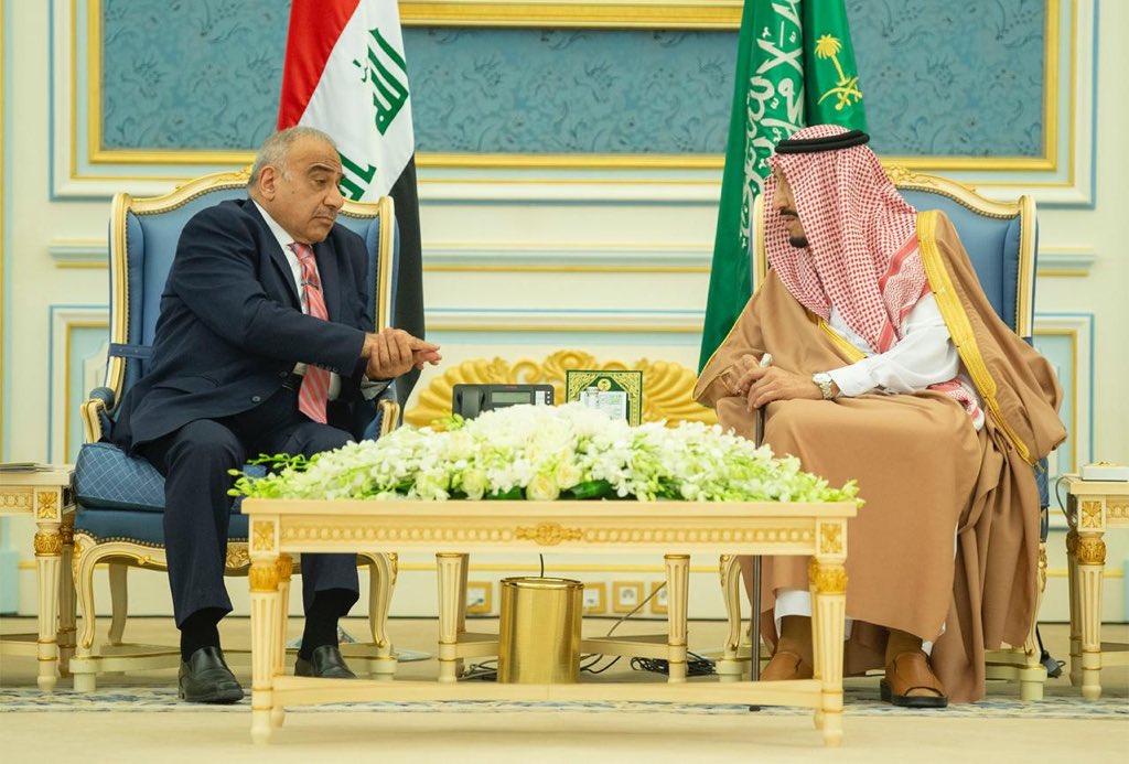 الملك سلمان يستقبل رئيس وزراء العراق في قصر اليمامة