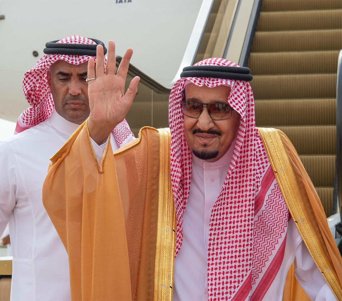 الملك سلمان يغادر البحرين عقب زيارة أخوية