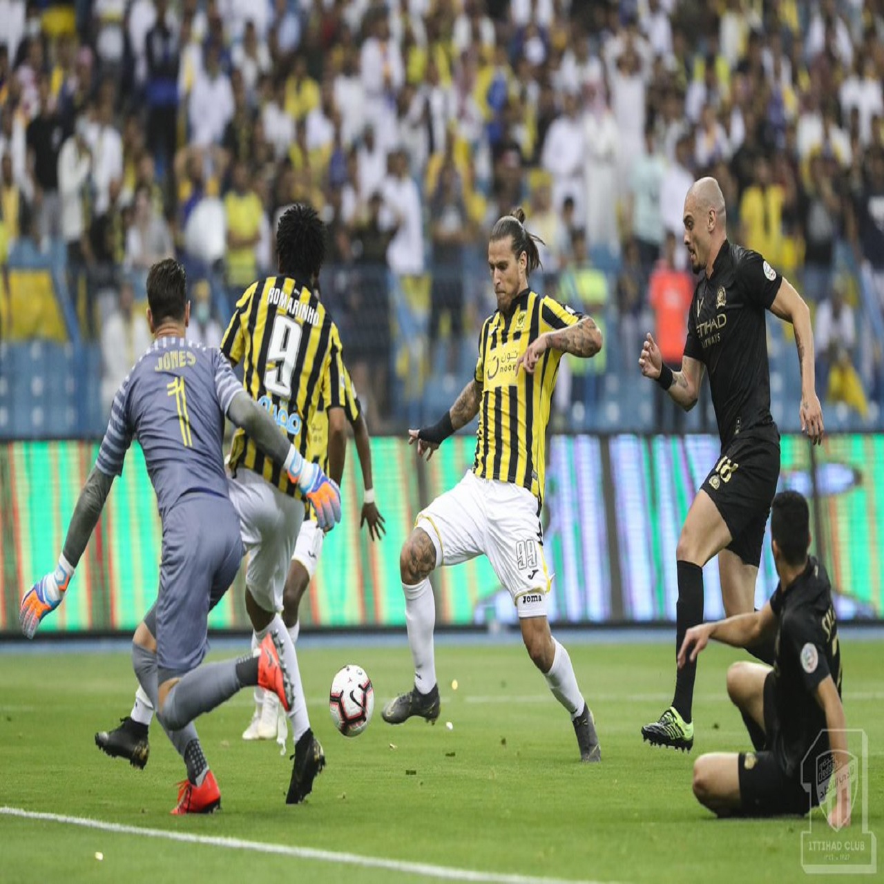 هل يواصل بريجوفيتش عادته ضد النصر ؟