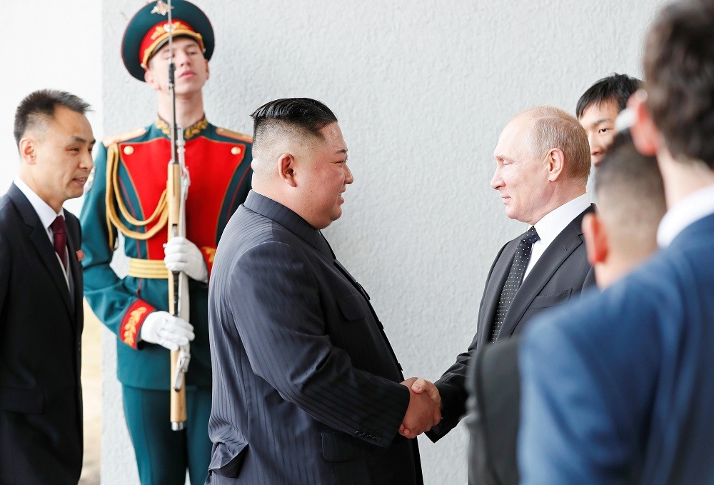 فيديو لأول لقاء يجمع بوتين وزعيم كوريا الشمالية