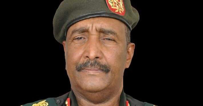 البرهان يلغي حظر التجوال ويتعهد بحكومة مدنية في السودان
