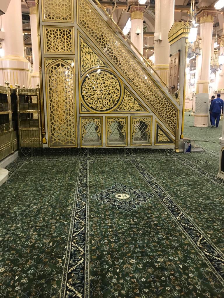 لقطات للمسجد النبوي بالسجاد الأخضر الجديد استعدادًا لشهر رمضان