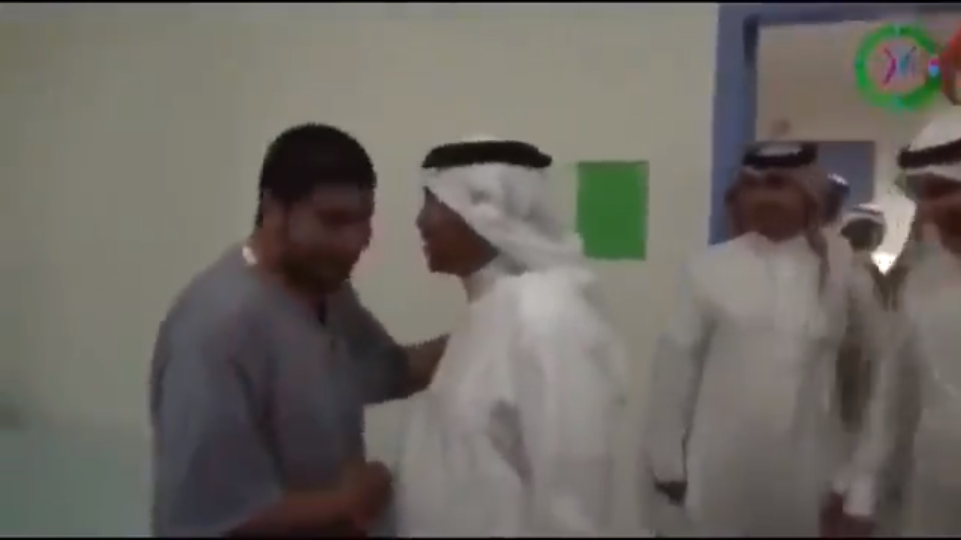 فيديو.. محمد عبده يطرب نزلاء سجن في جدة