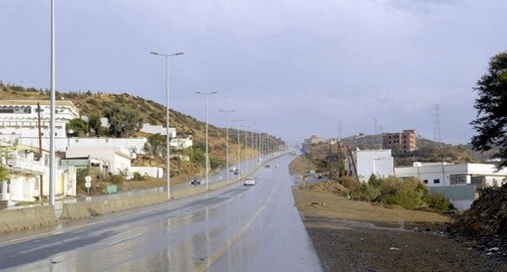 صورة أمطار غزيرة وبرد وسيول على الباحة 