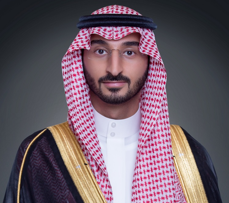الأمير عبد الله بن بندر يزف الدفعة الـ16 من طلاب جامعة الملك سعود .. غداً