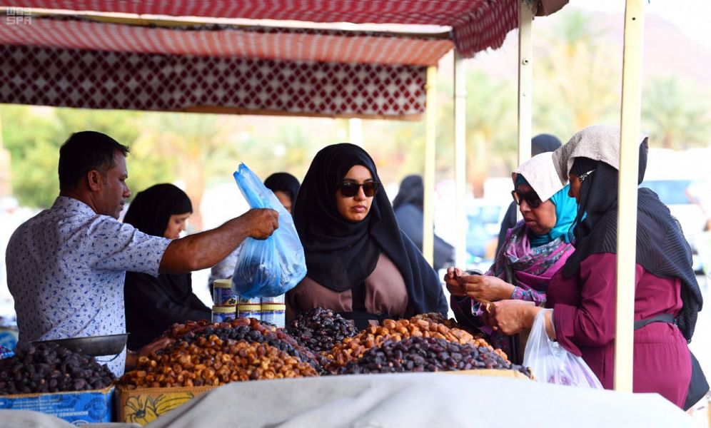 فوائد صحية وطعم لذيذ.. عجوة المدينة أحد أهداف زوار طيبة الطيبة