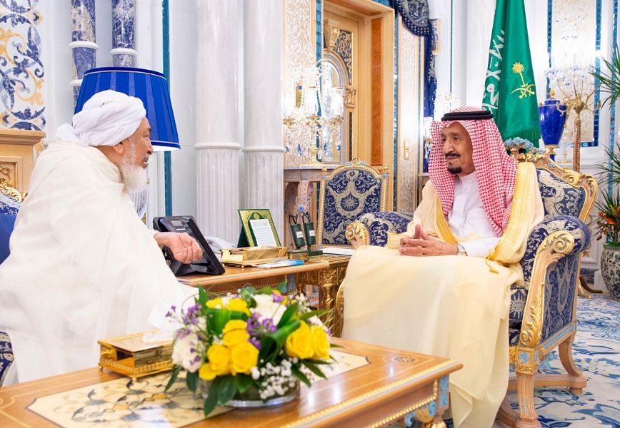 الملك سلمان يستقبل رئيس وأعضاء مجلس الإفتاء بدولة الإمارات