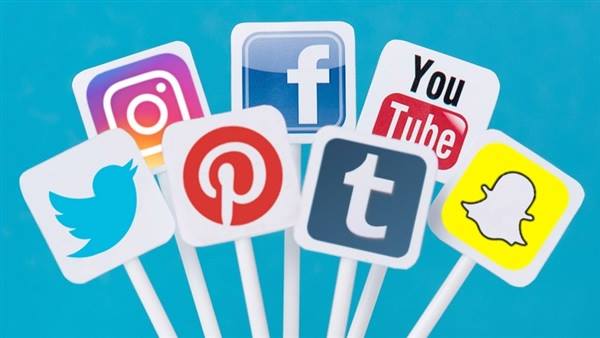 إندونيسيا ترفع القيود عن وسائل التواصل الاجتماعي