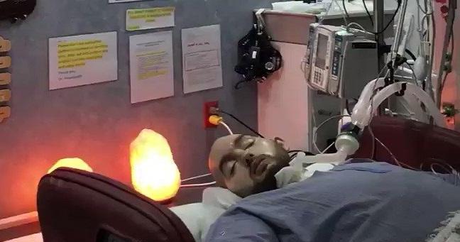 فيديو .. الوليد بن خالد يحرك رأسه في الاتجاهين بعد غيبوبة 14 عاماً