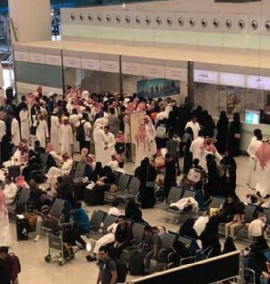 خلل رحلات الخطوط السعودية يدخل يومه السادس والشركة على الصامت