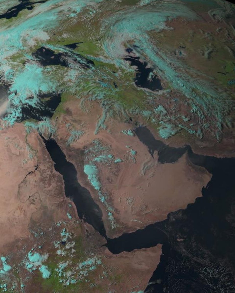 وضع الغيوم والسُّحب فوق المملكة قبل ترائي هلال رمضان