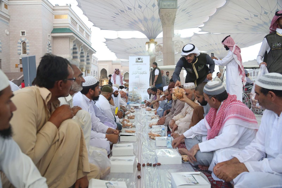 وكالة شؤون المسجد النبوي تقيم مبادرة إفطار صائم عن جنودنا المرابطين